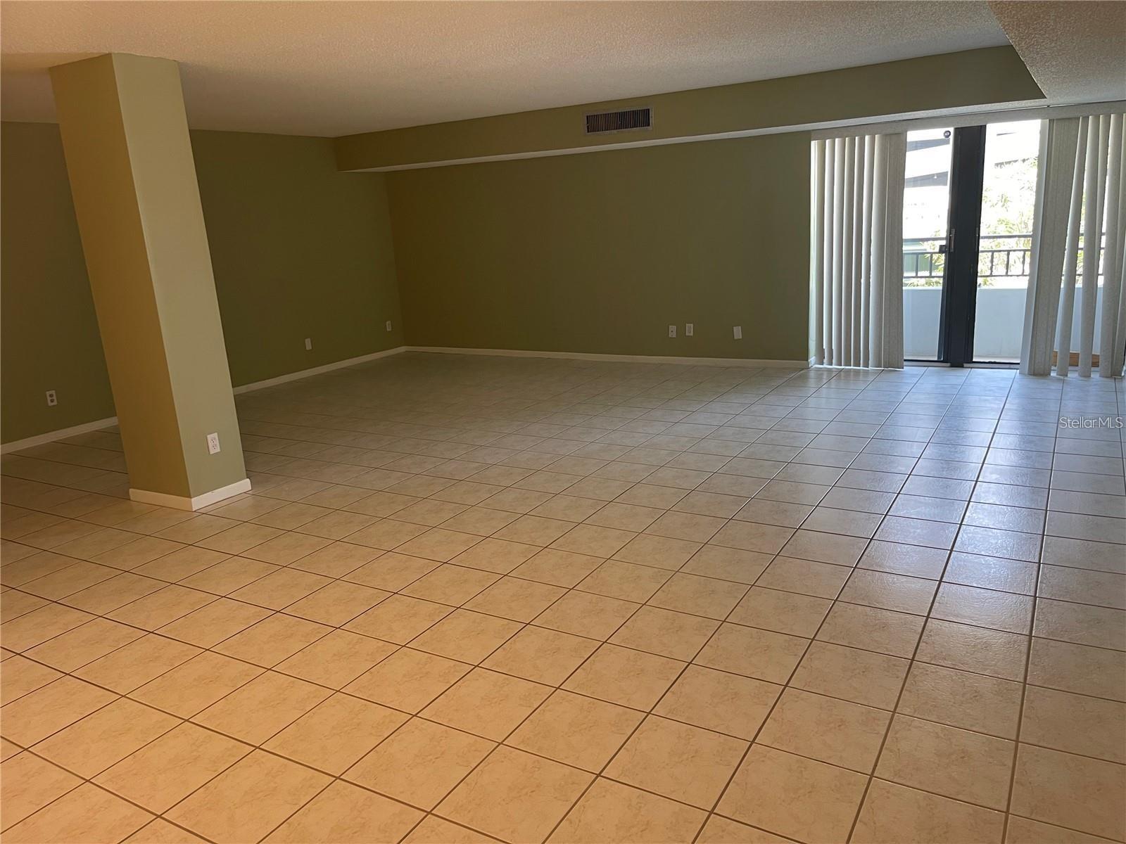 Image 13 of 32 For 851 Bayway Boulevard 103