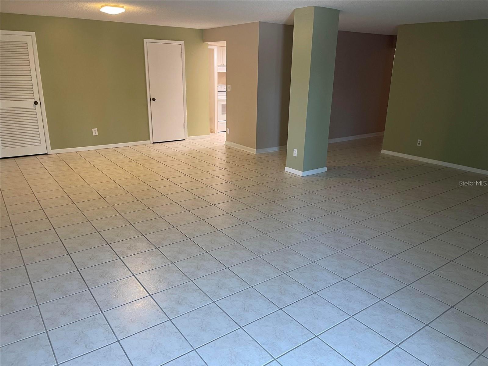 Image 26 of 32 For 851 Bayway Boulevard 103