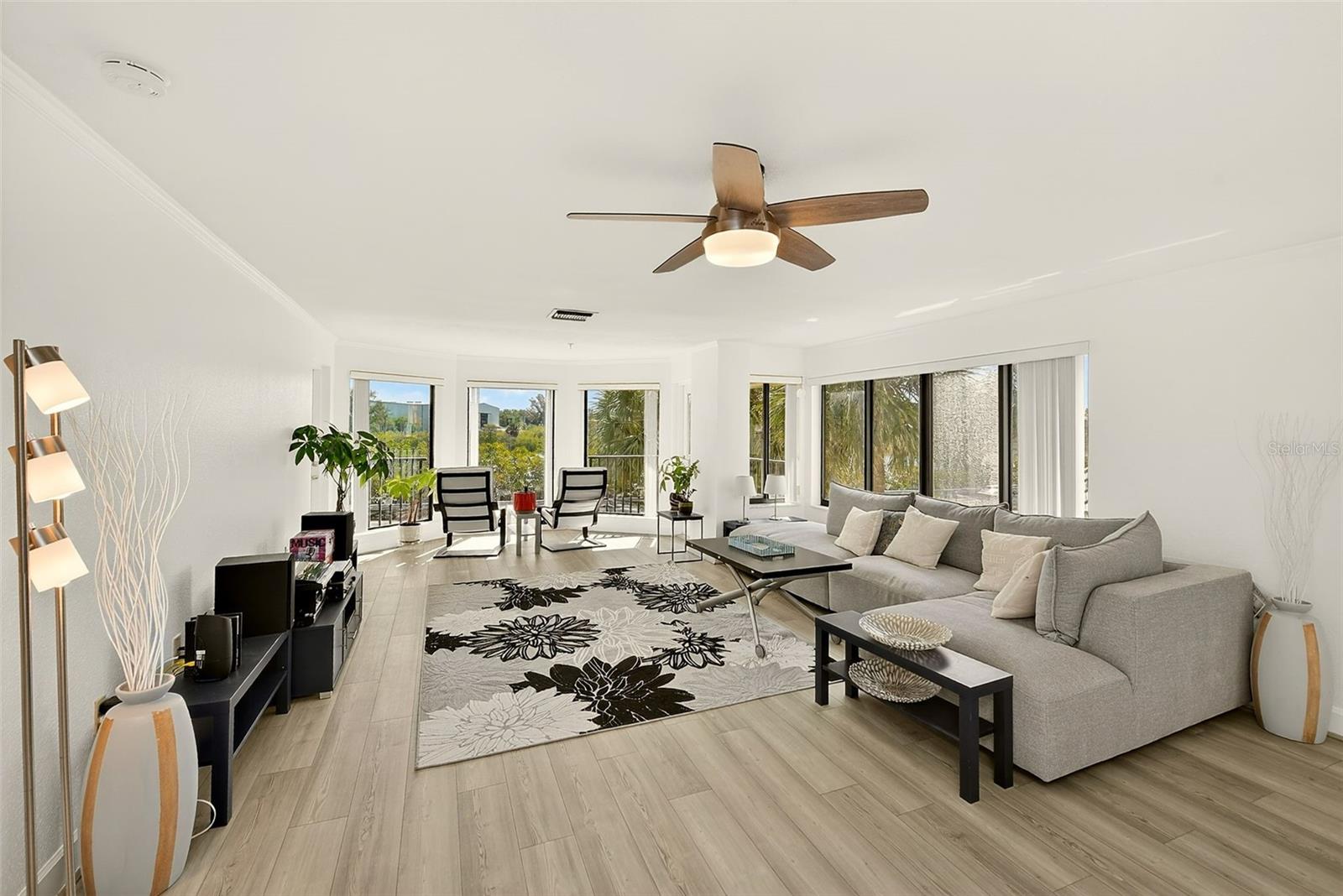 Listing photo id 8 for 74 Gulf Boulevard 1b