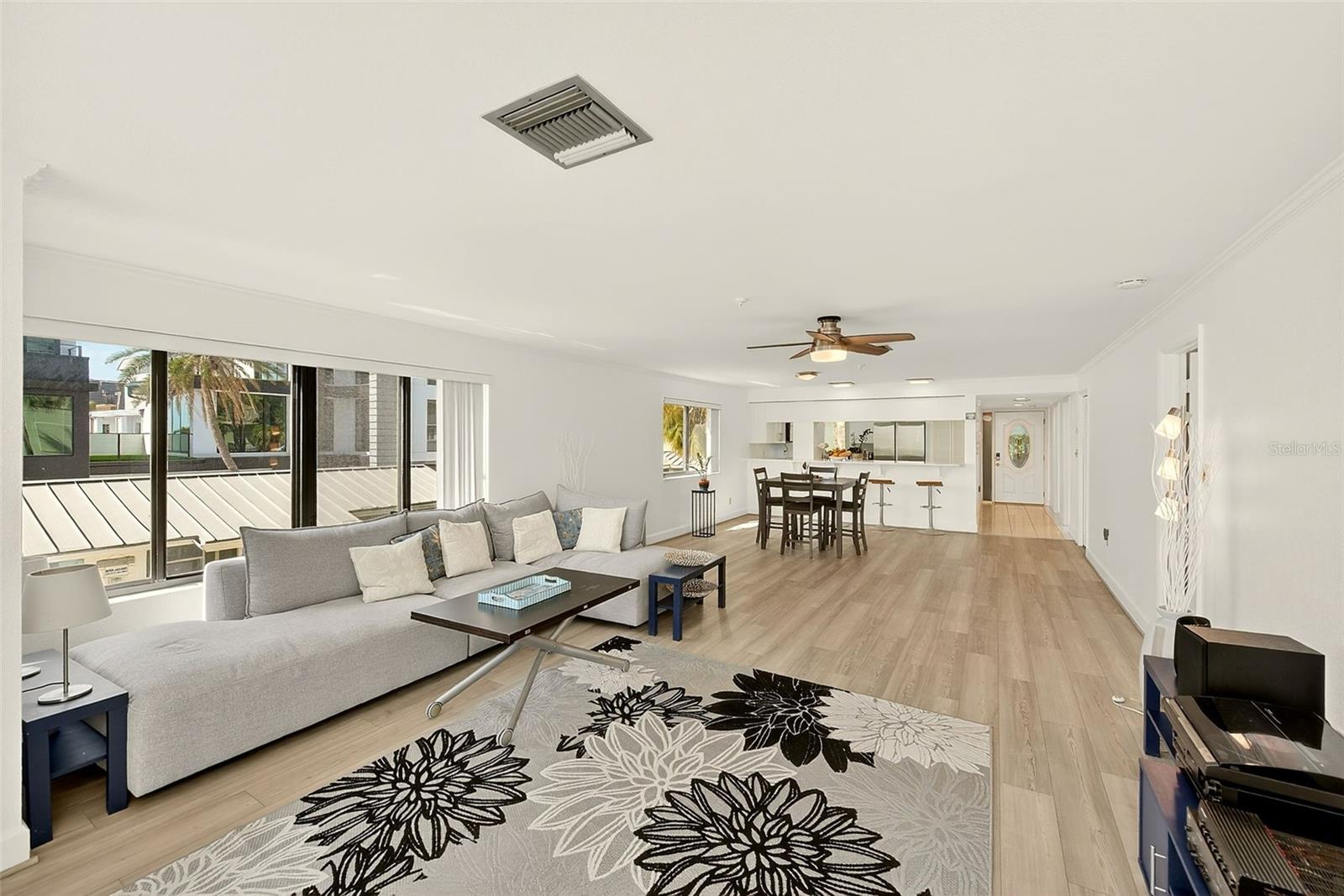 Listing photo id 9 for 74 Gulf Boulevard 1b