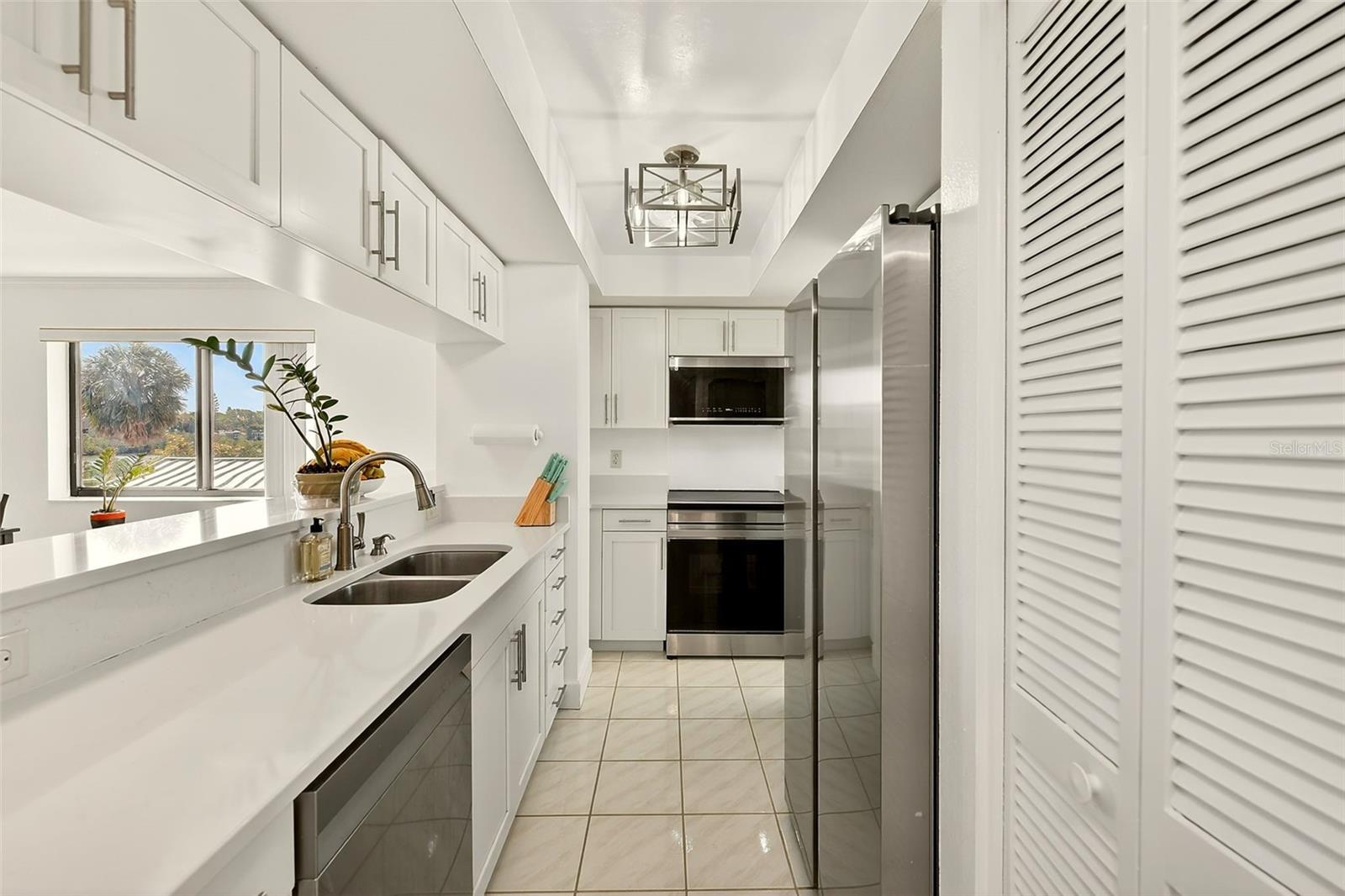 Listing photo id 16 for 74 Gulf Boulevard 1b