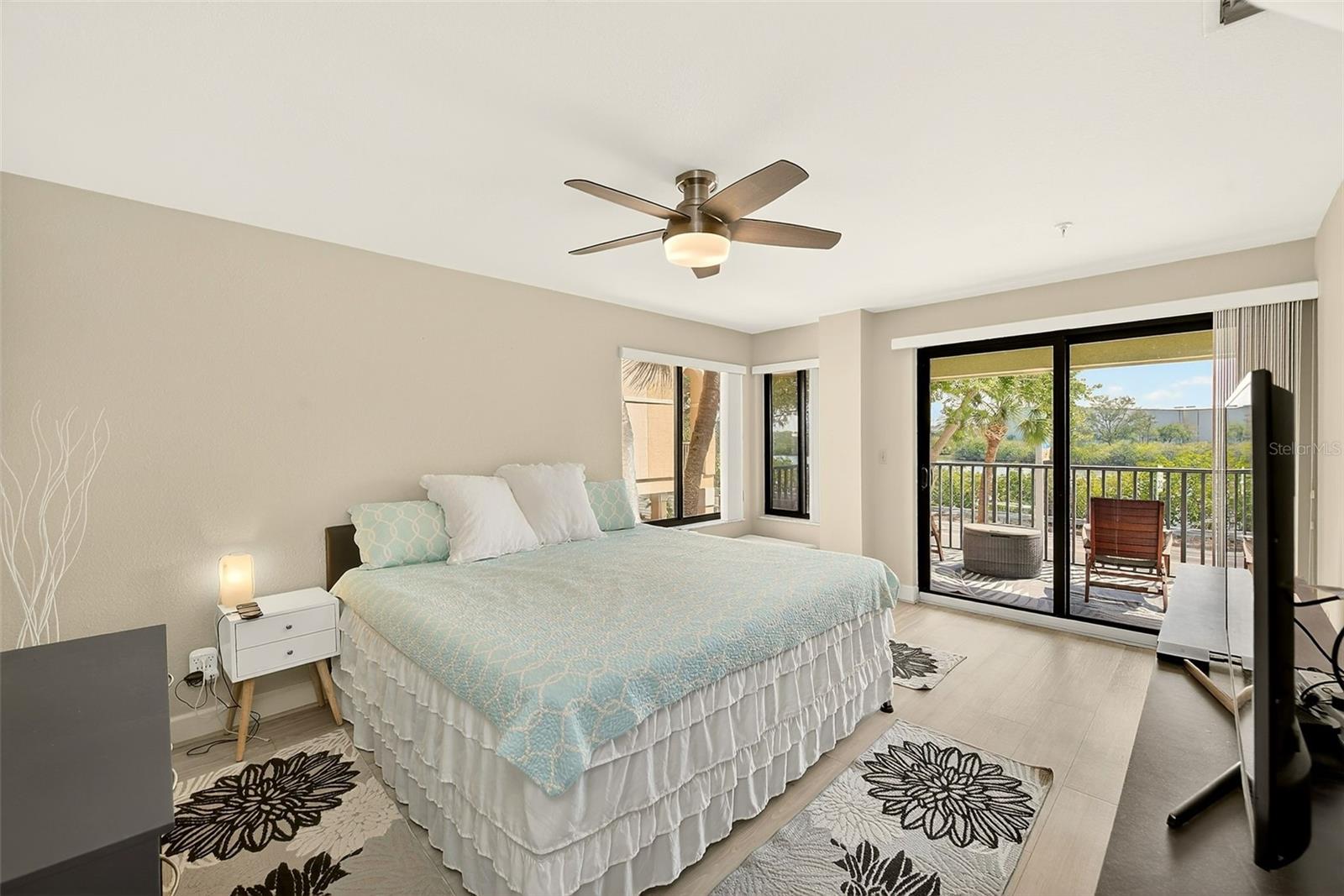 Listing photo id 22 for 74 Gulf Boulevard 1b