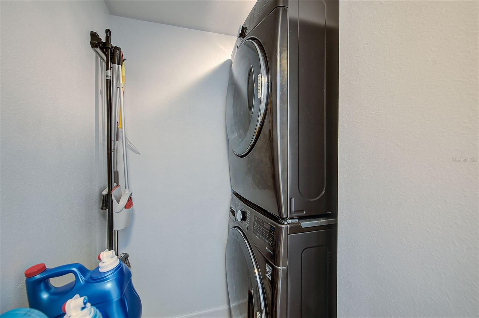 Listing photo id 32 for 74 Gulf Boulevard 1b