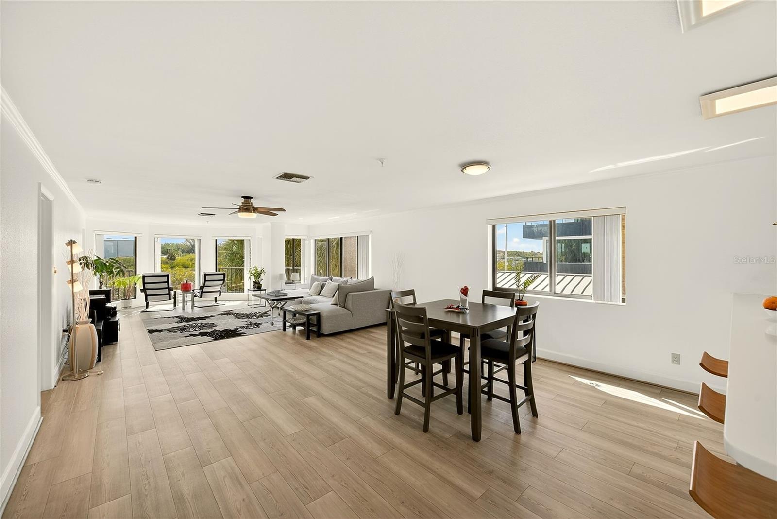 Listing photo id 4 for 74 Gulf Boulevard 1b