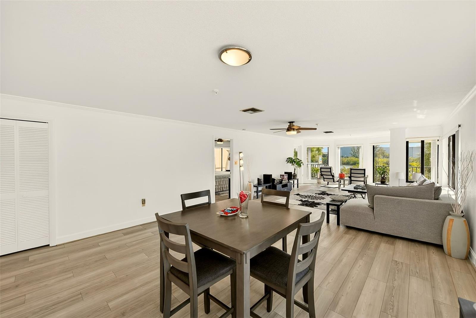 Listing photo id 5 for 74 Gulf Boulevard 1b