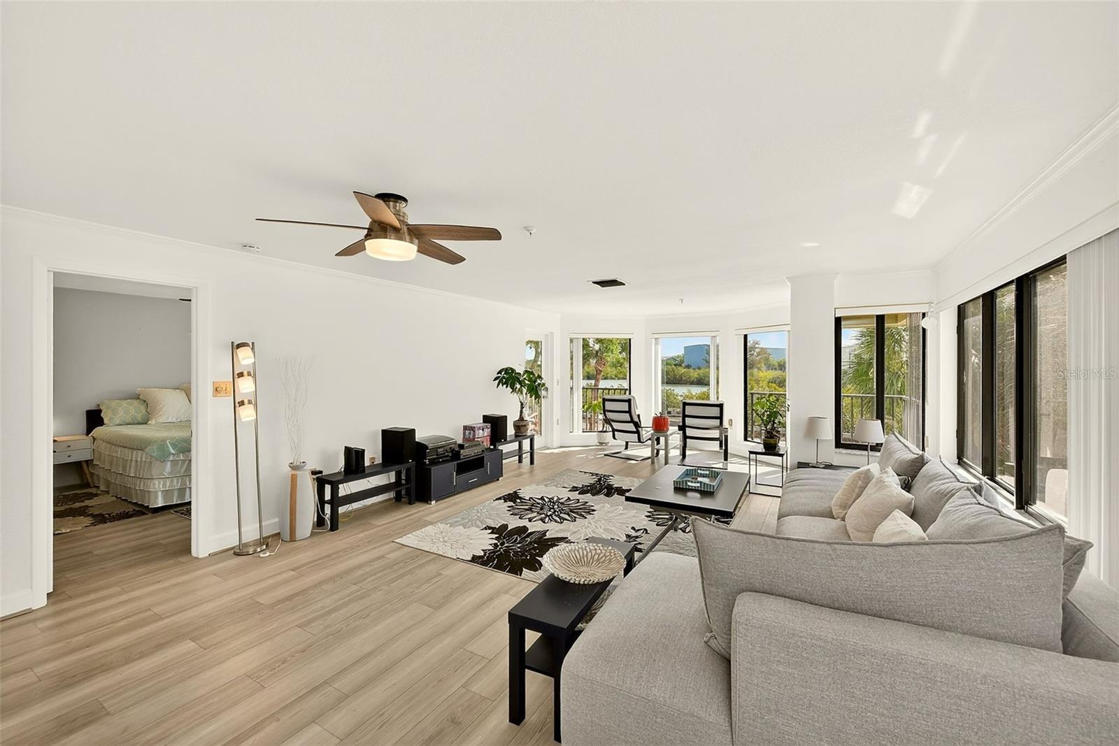 Listing photo id 7 for 74 Gulf Boulevard 1b