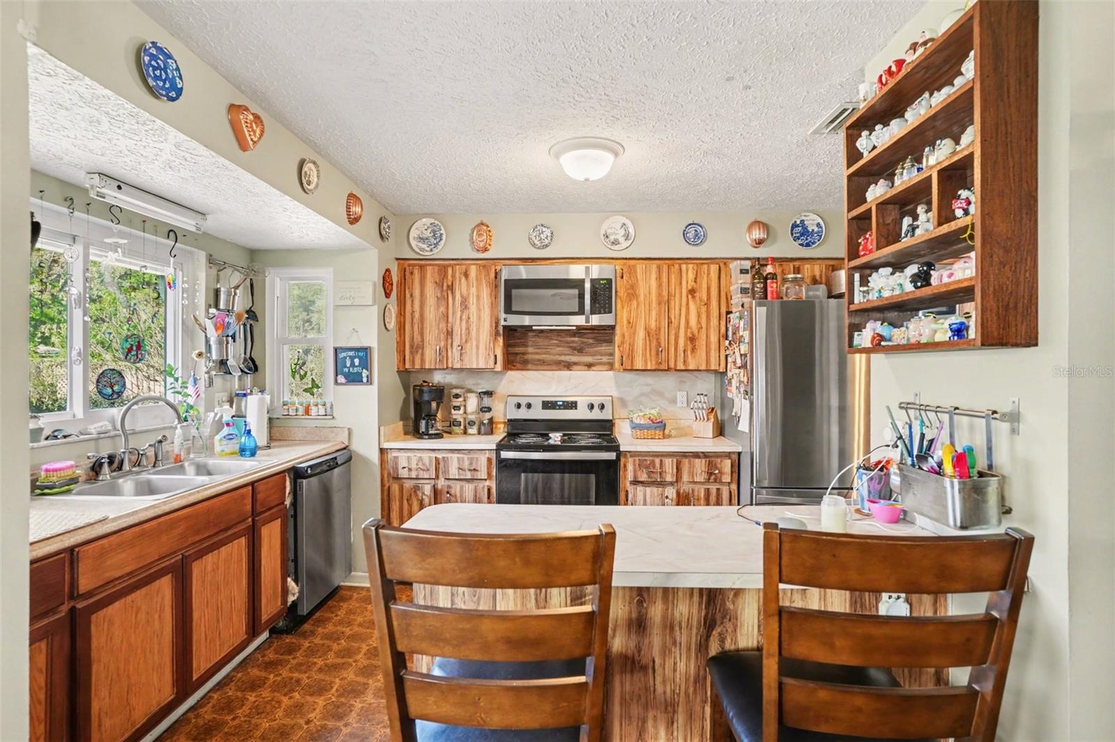 Image 11 of 31 For 11207 Creekview Drive