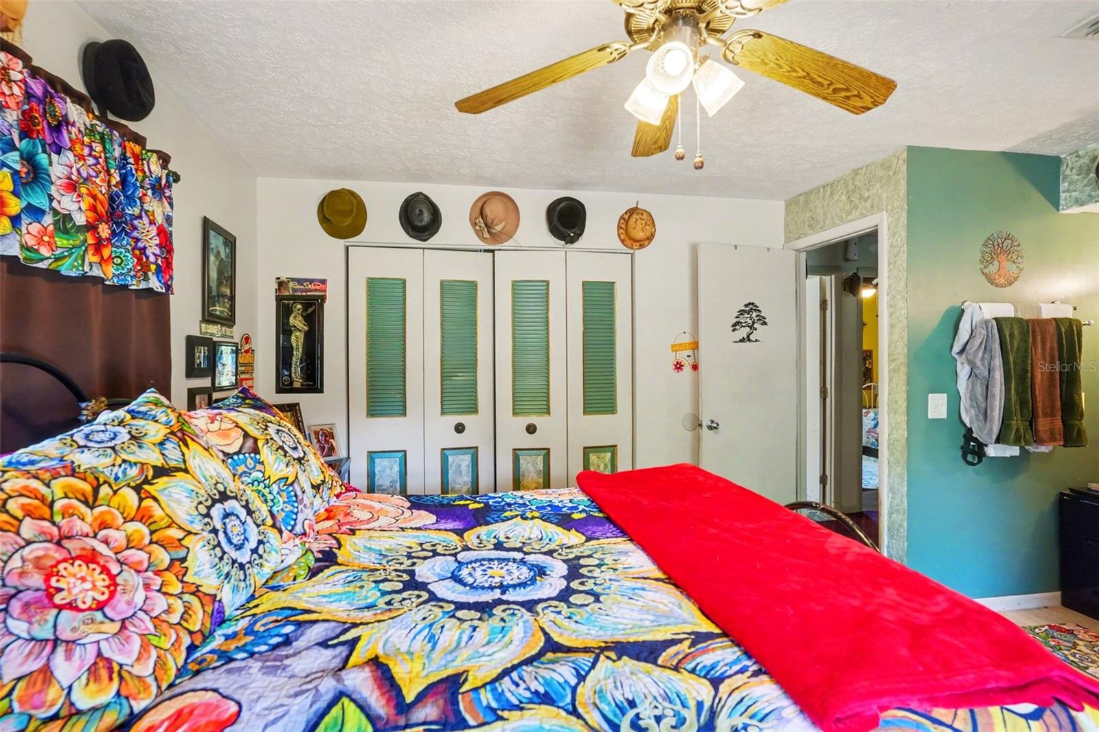 Image 18 of 31 For 11207 Creekview Drive