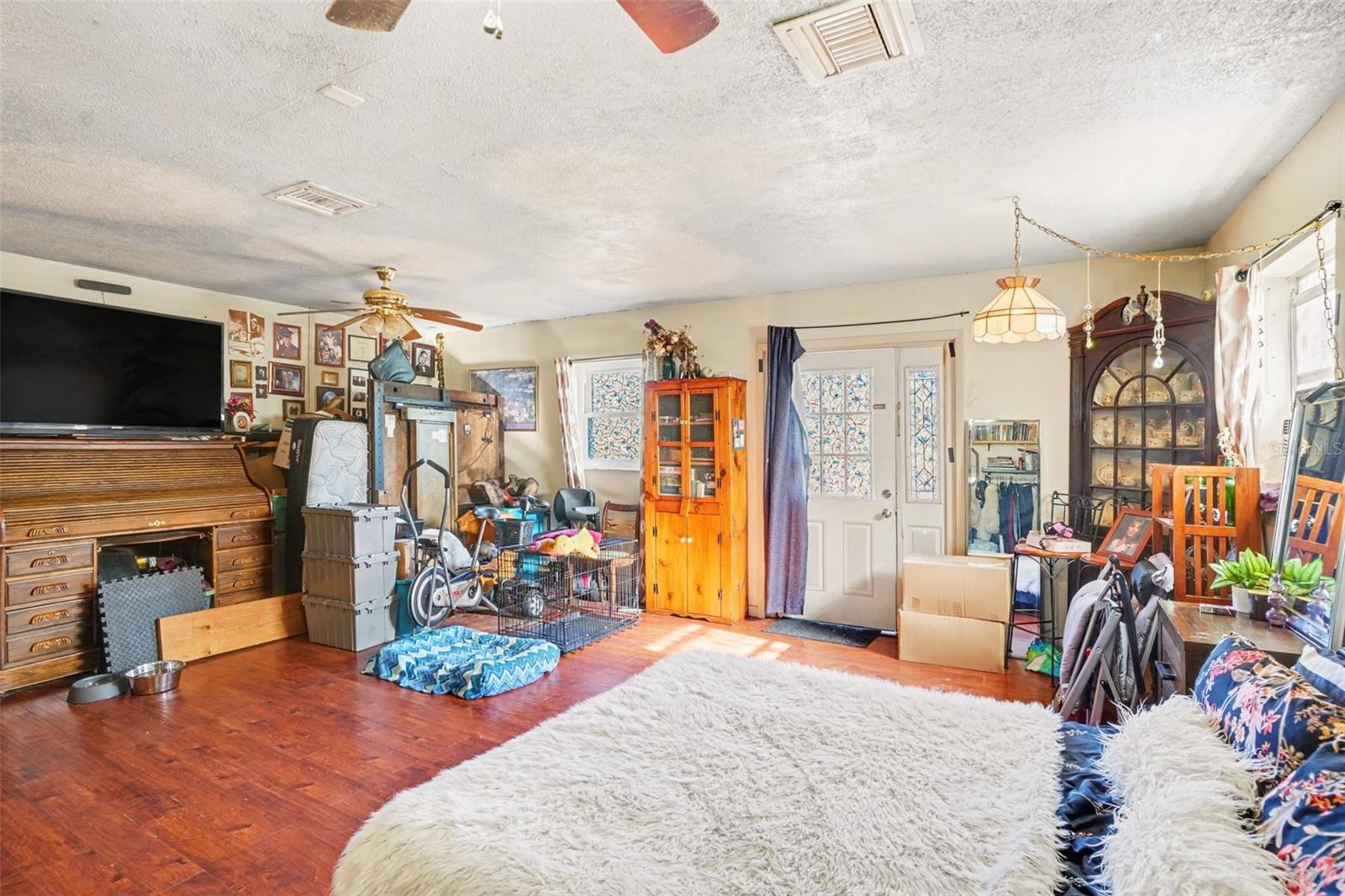 Image 22 of 31 For 11207 Creekview Drive