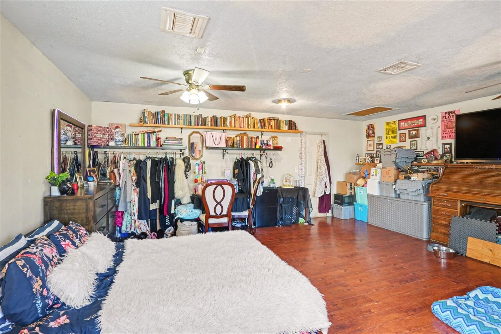 Image 23 of 31 For 11207 Creekview Drive