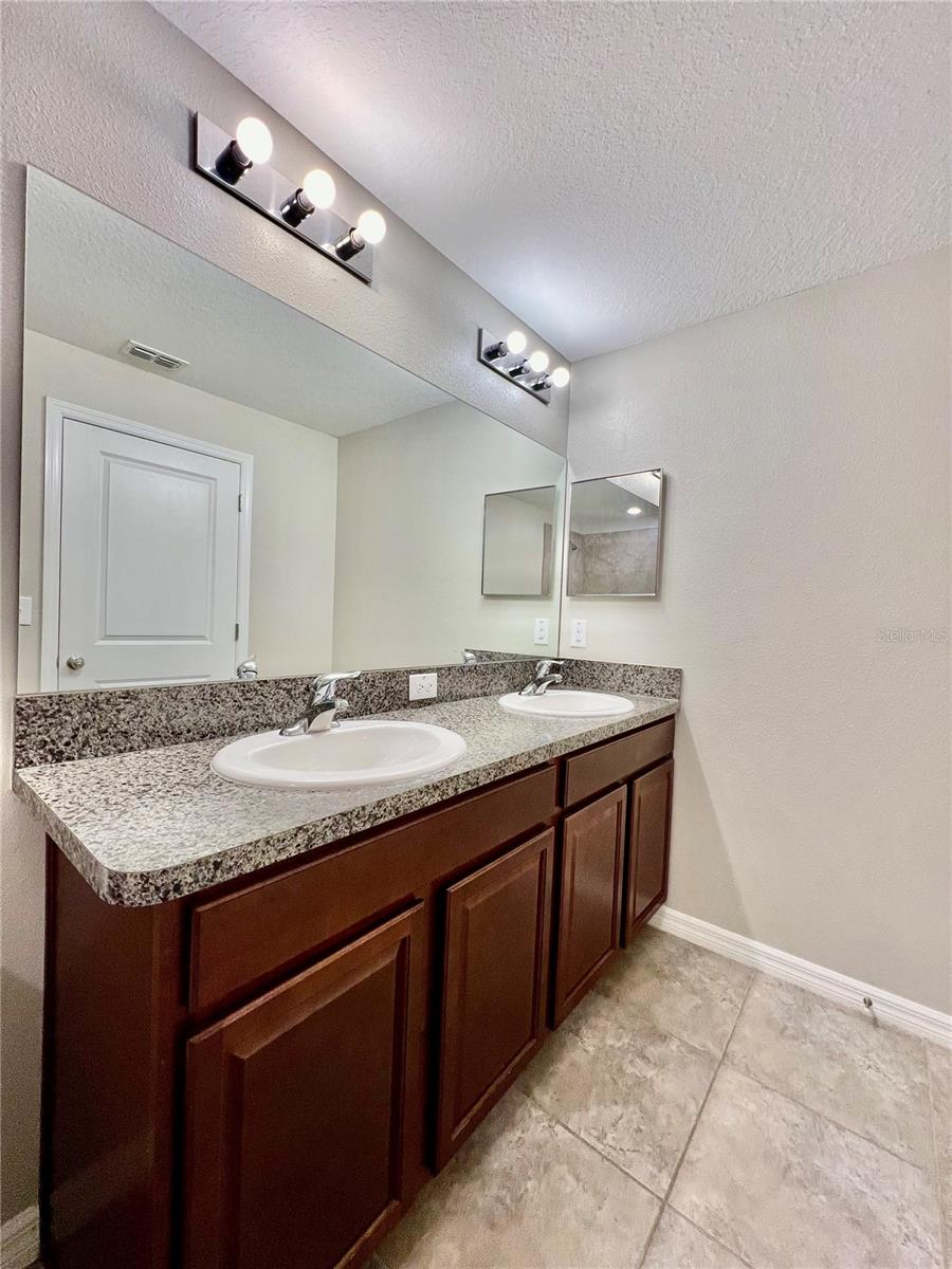 Image 15 of 35 For 7639 Ginger Lily Court