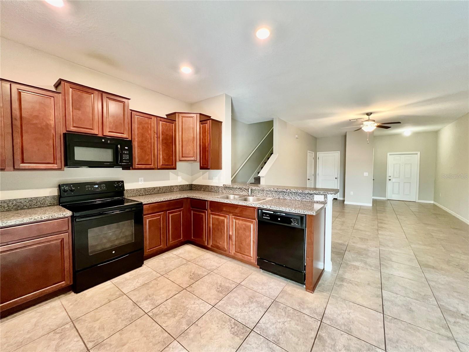 Image 9 of 35 For 7639 Ginger Lily Court