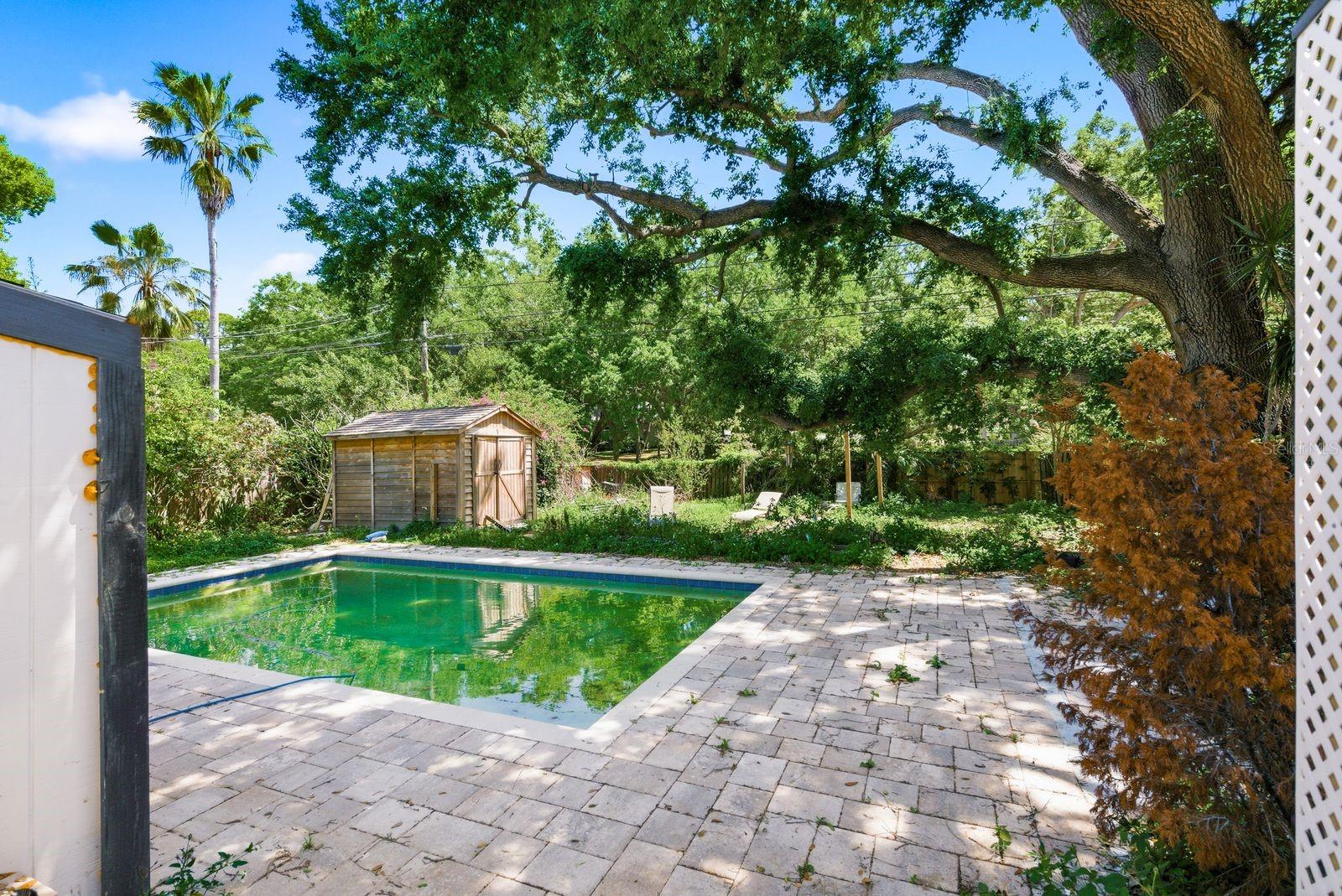 Image 19 of 23 For 985 Cedarwood Avenue