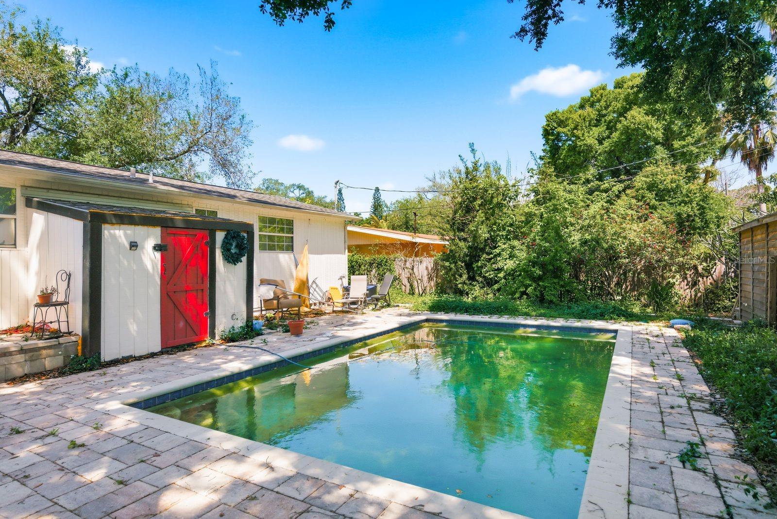 Image 20 of 23 For 985 Cedarwood Avenue