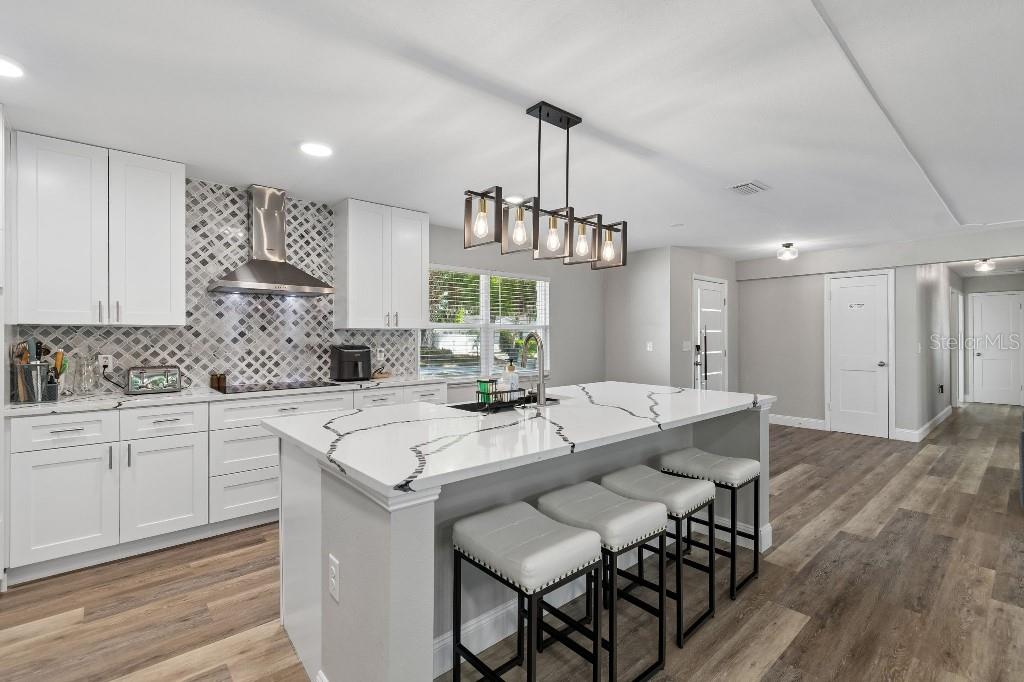 Image 10 of 70 For 615 Royal Crest Drive