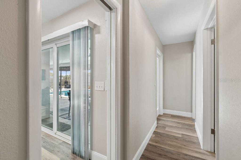 Image 19 of 70 For 615 Royal Crest Drive