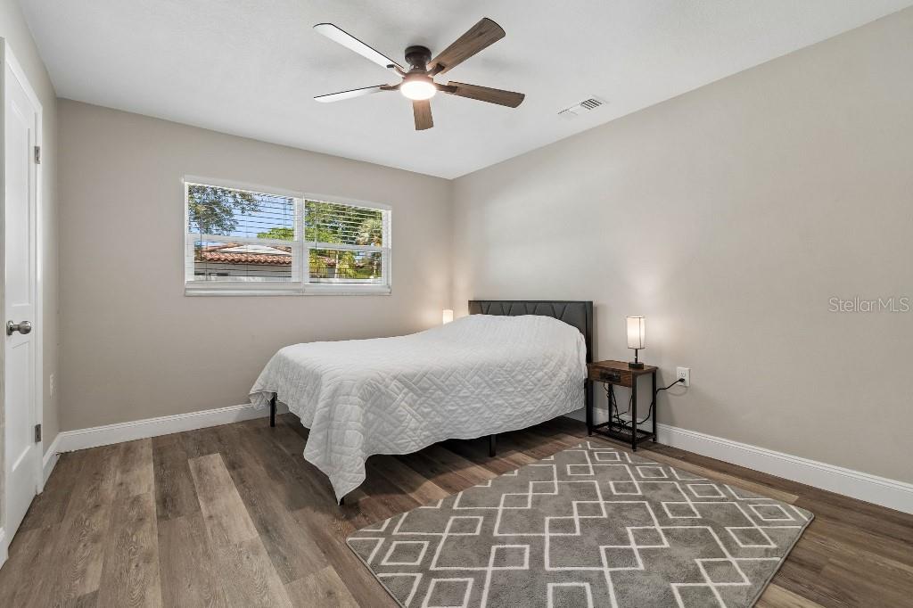 Image 23 of 70 For 615 Royal Crest Drive