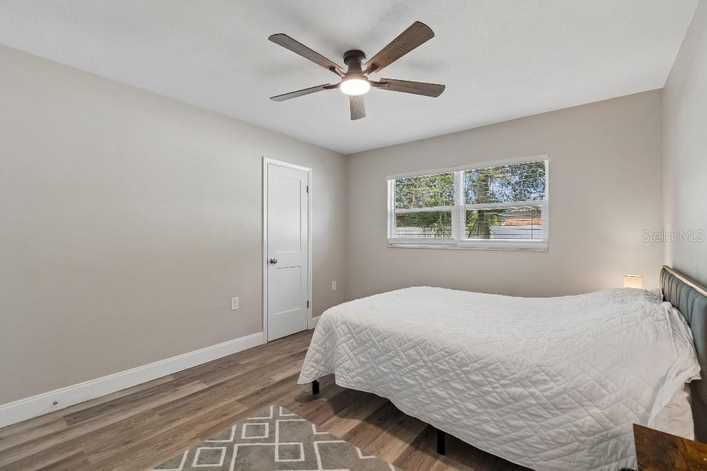 Image 24 of 70 For 615 Royal Crest Drive