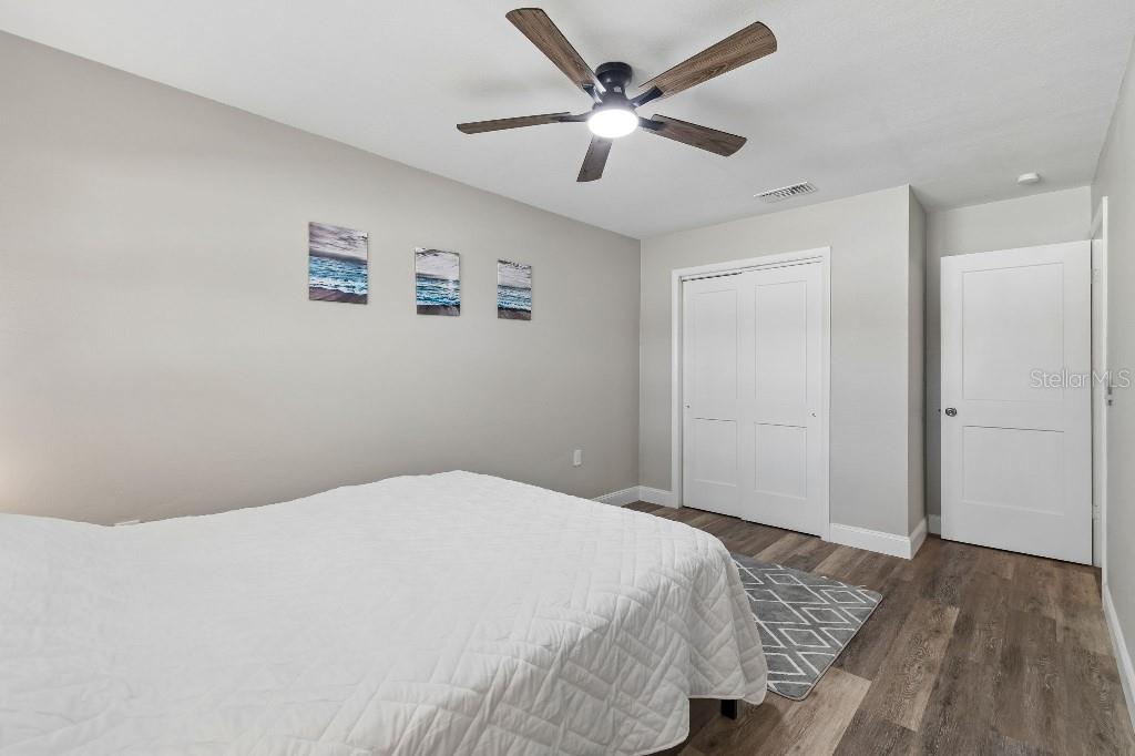 Image 26 of 70 For 615 Royal Crest Drive