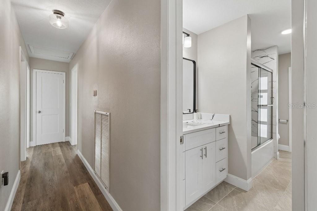 Image 27 of 70 For 615 Royal Crest Drive