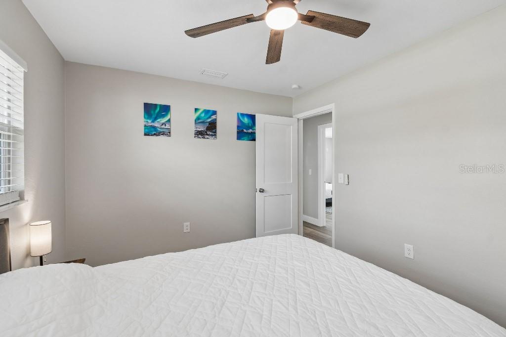 Image 39 of 70 For 615 Royal Crest Drive