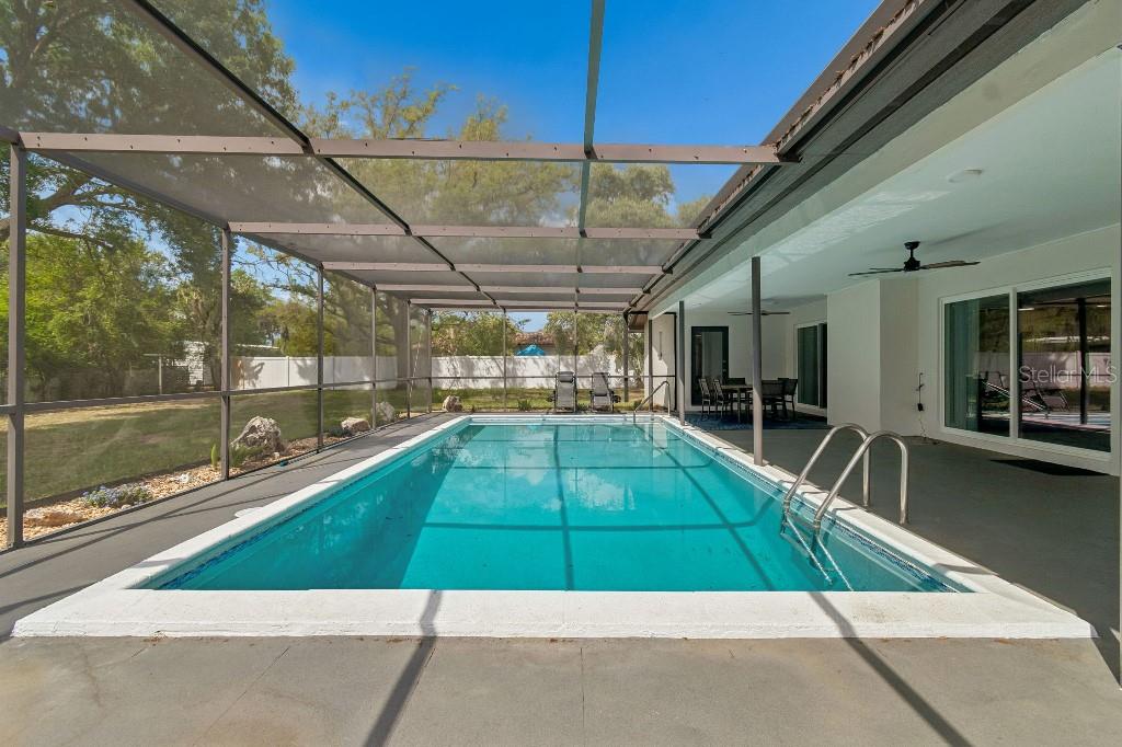 Image 43 of 70 For 615 Royal Crest Drive