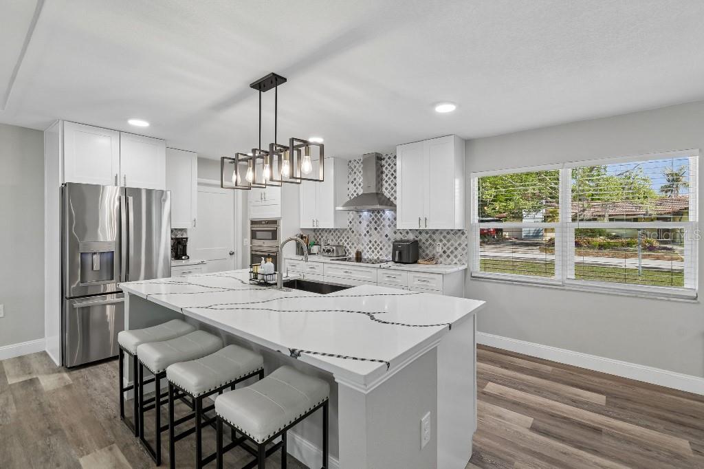 Image 9 of 70 For 615 Royal Crest Drive