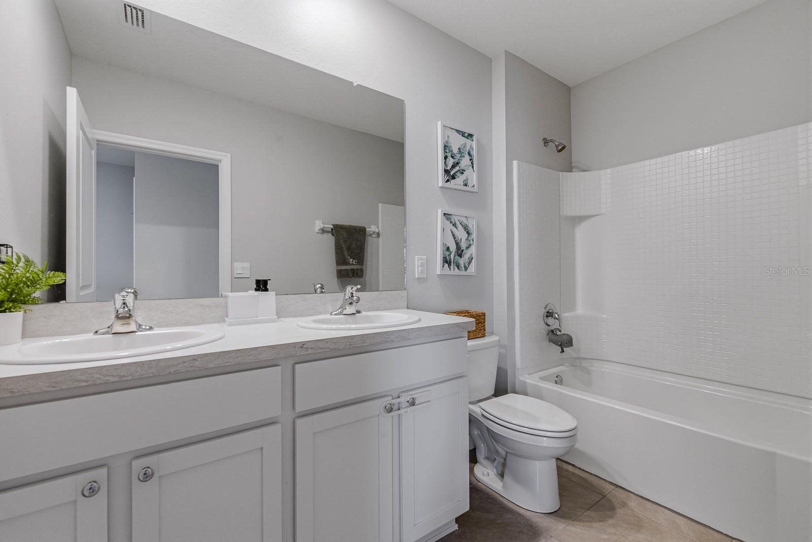 Image 24 of 48 For 16129 Soft Fern Trace