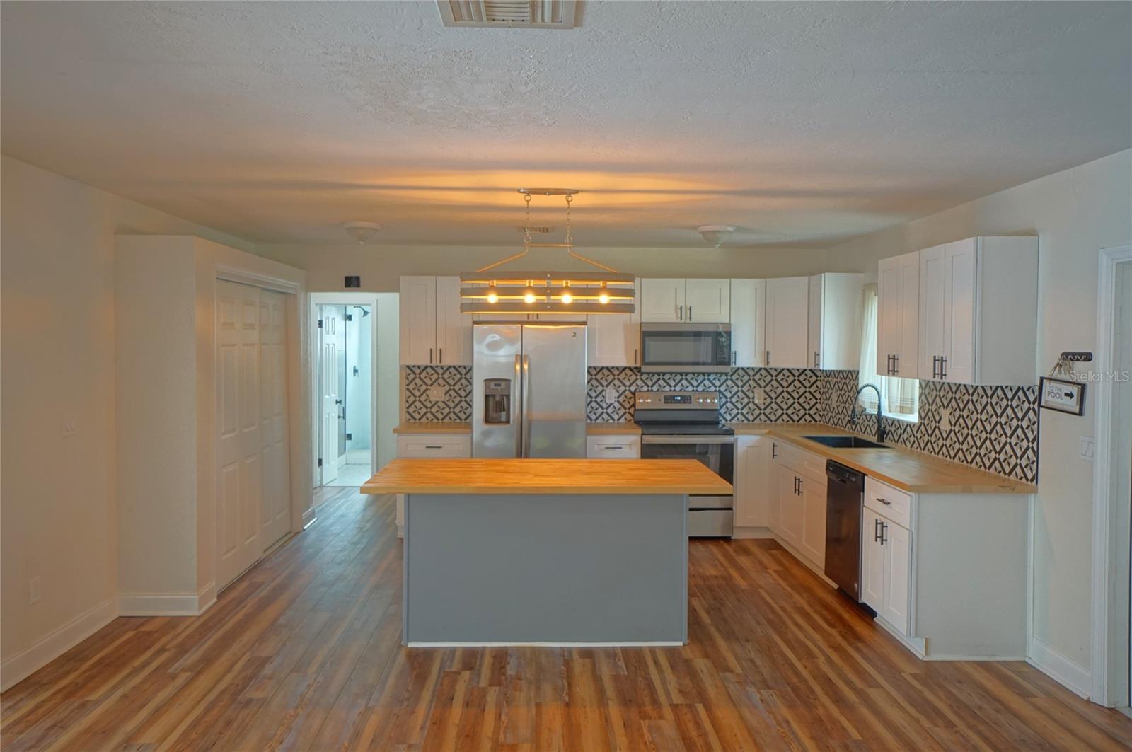 Image 5 of 20 For 7325 10th Street N