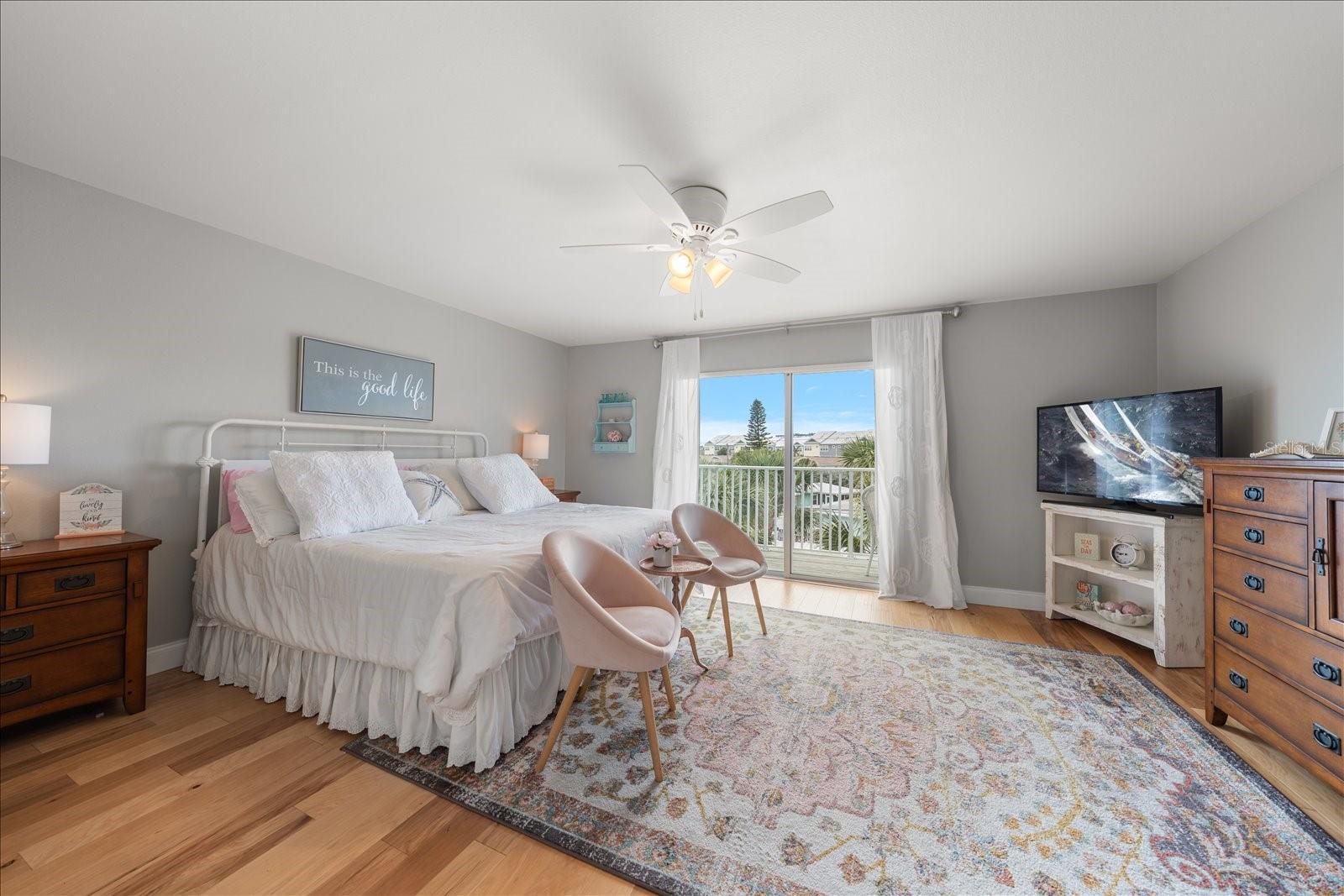 Image 29 of 66 For 2515 Bay Boulevard B