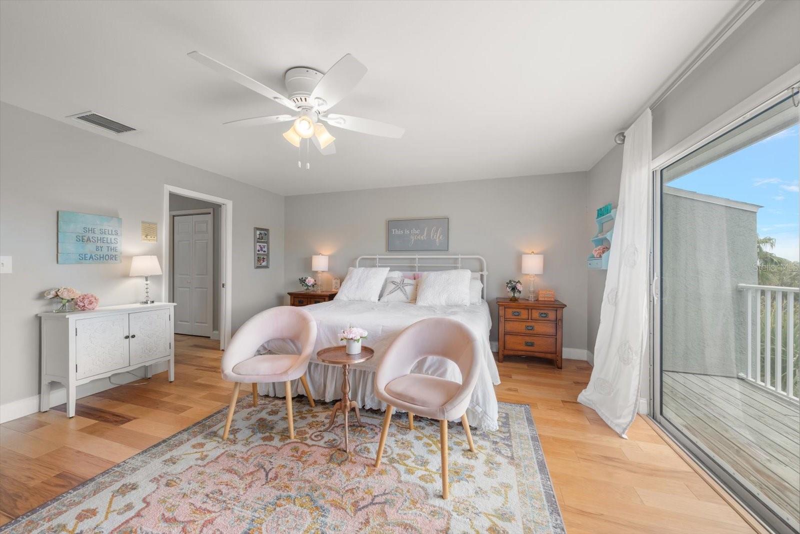 Image 30 of 66 For 2515 Bay Boulevard B