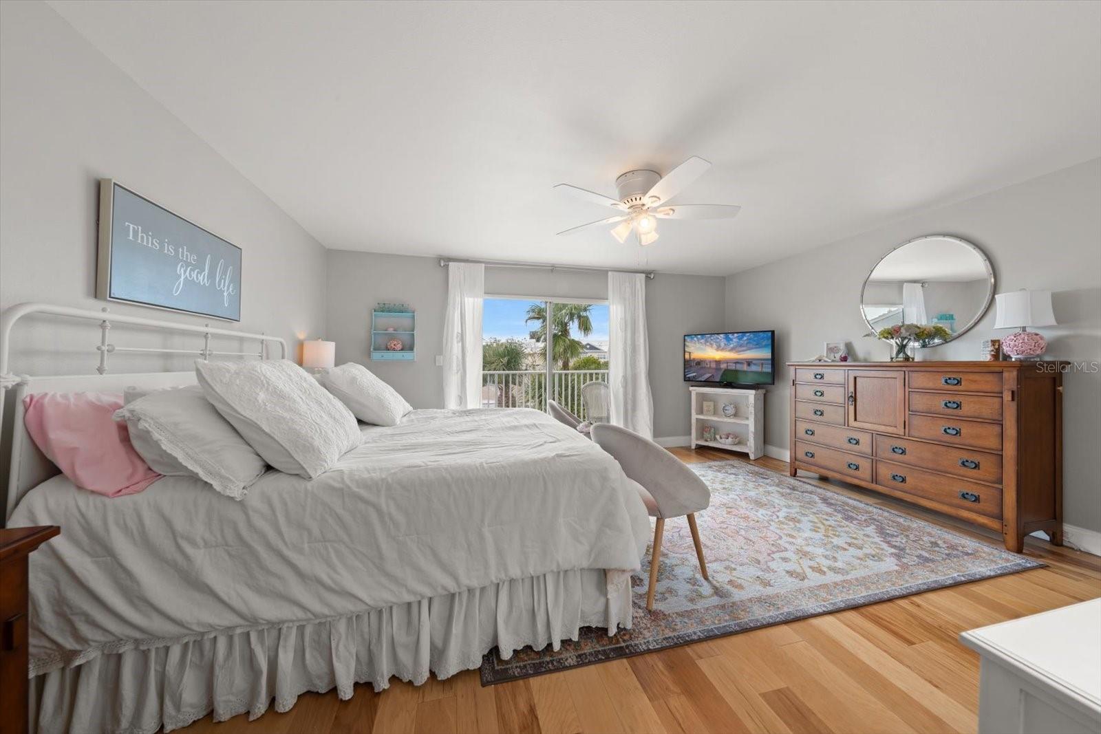 Image 33 of 66 For 2515 Bay Boulevard B