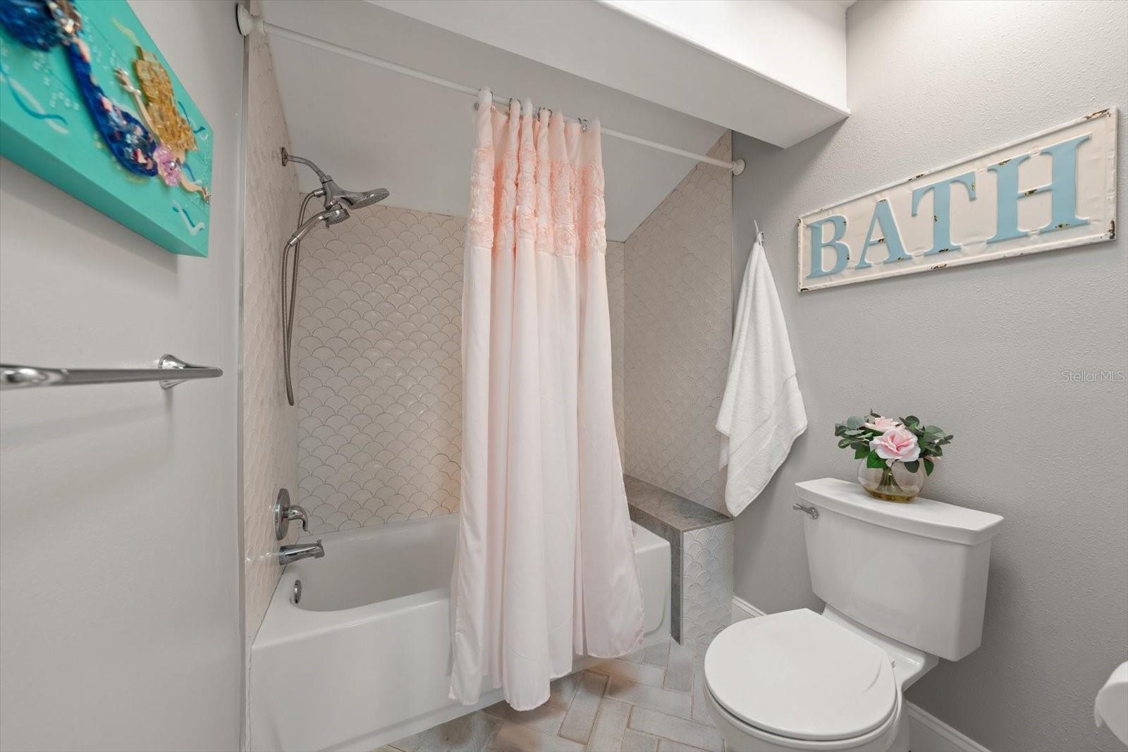 Image 36 of 66 For 2515 Bay Boulevard B