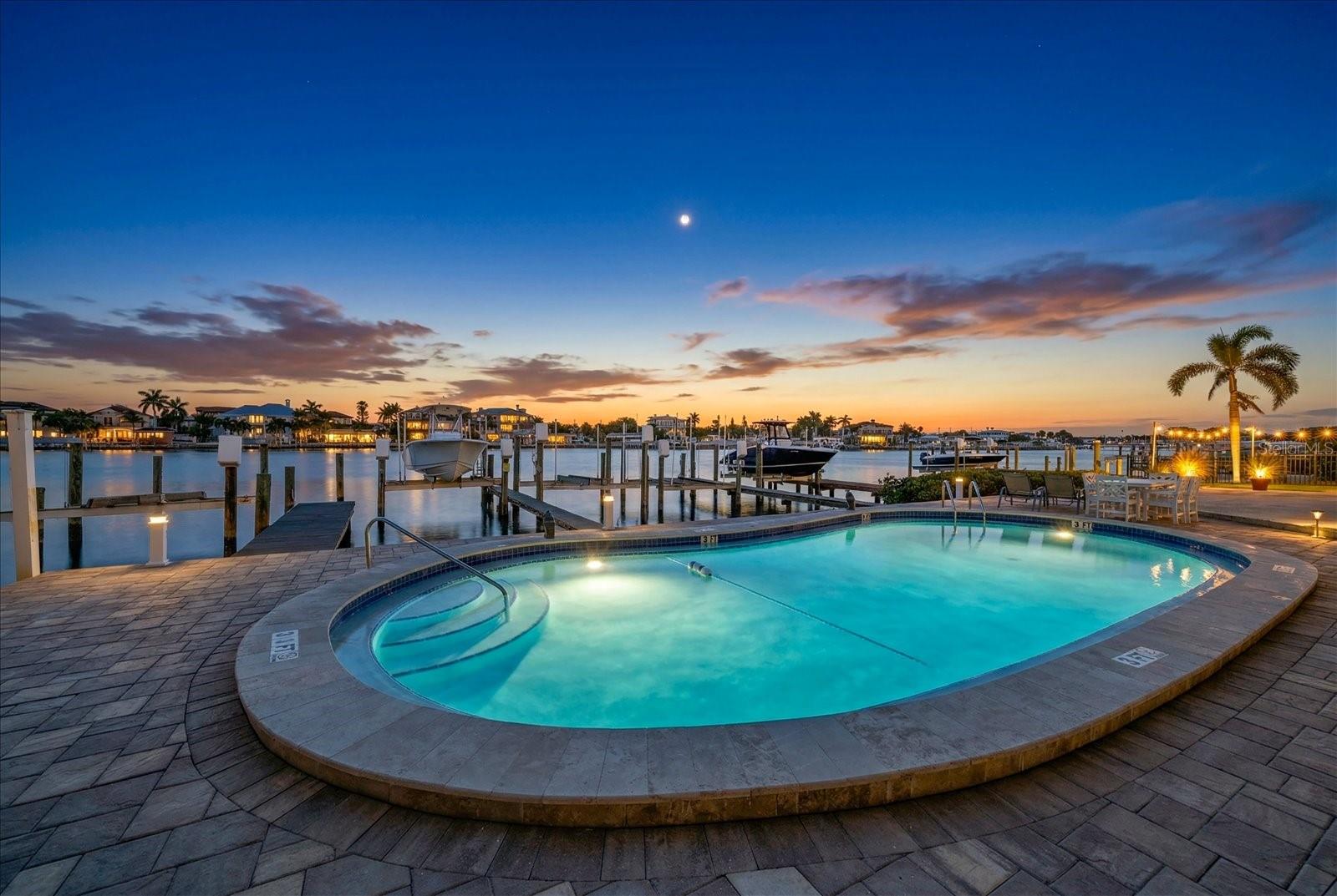 Image 4 of 66 For 2515 Bay Boulevard B