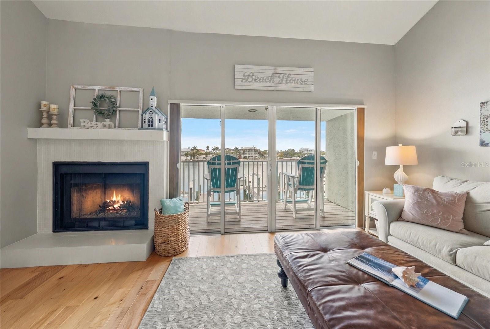 Image 5 of 66 For 2515 Bay Boulevard B