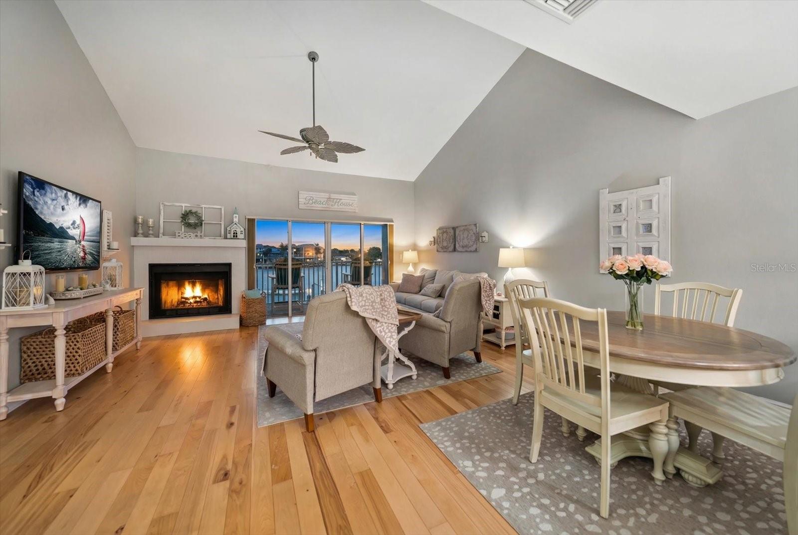 Image 6 of 66 For 2515 Bay Boulevard B