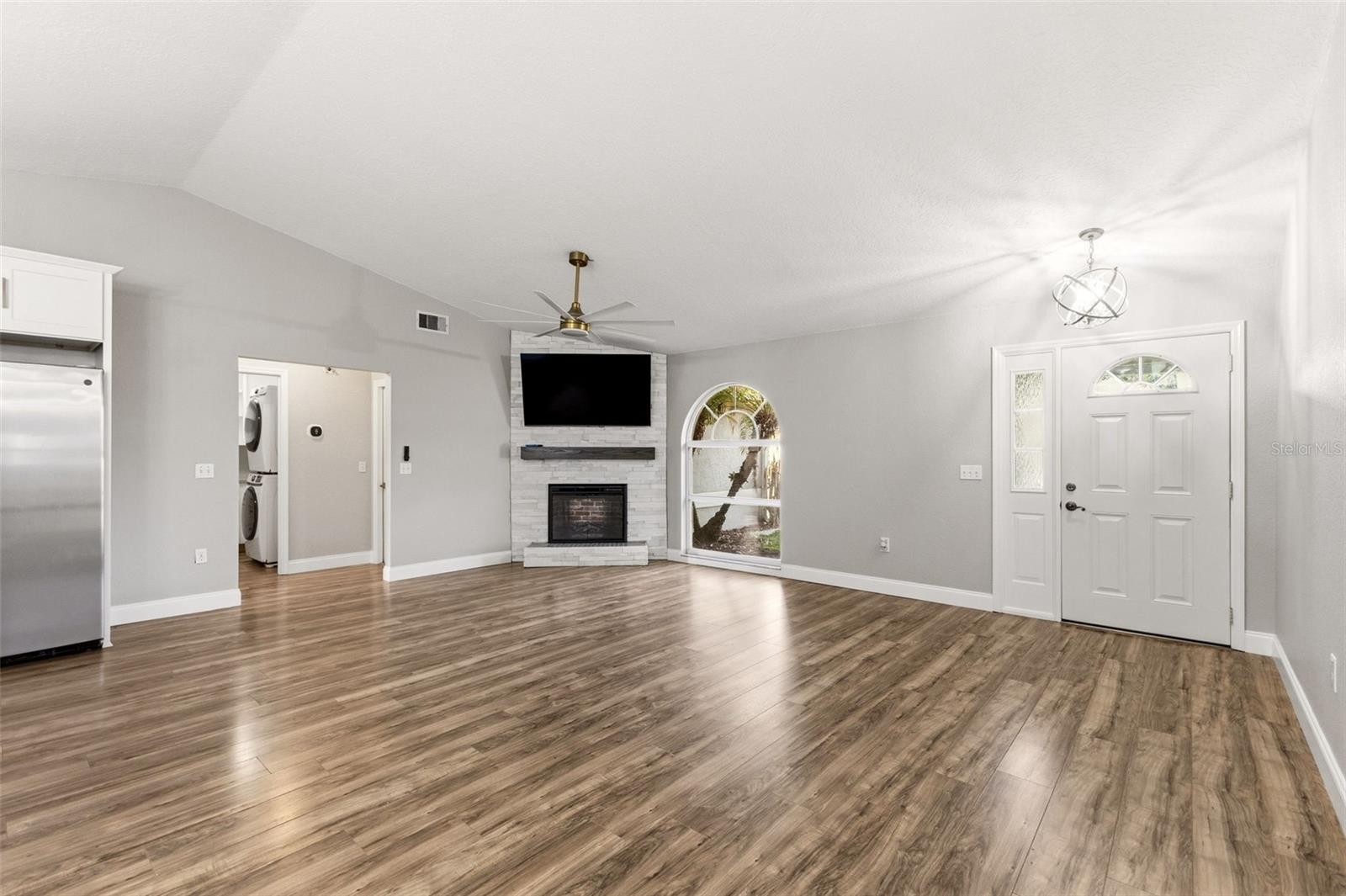 Image 10 of 43 For 703 Scott Lake Village S