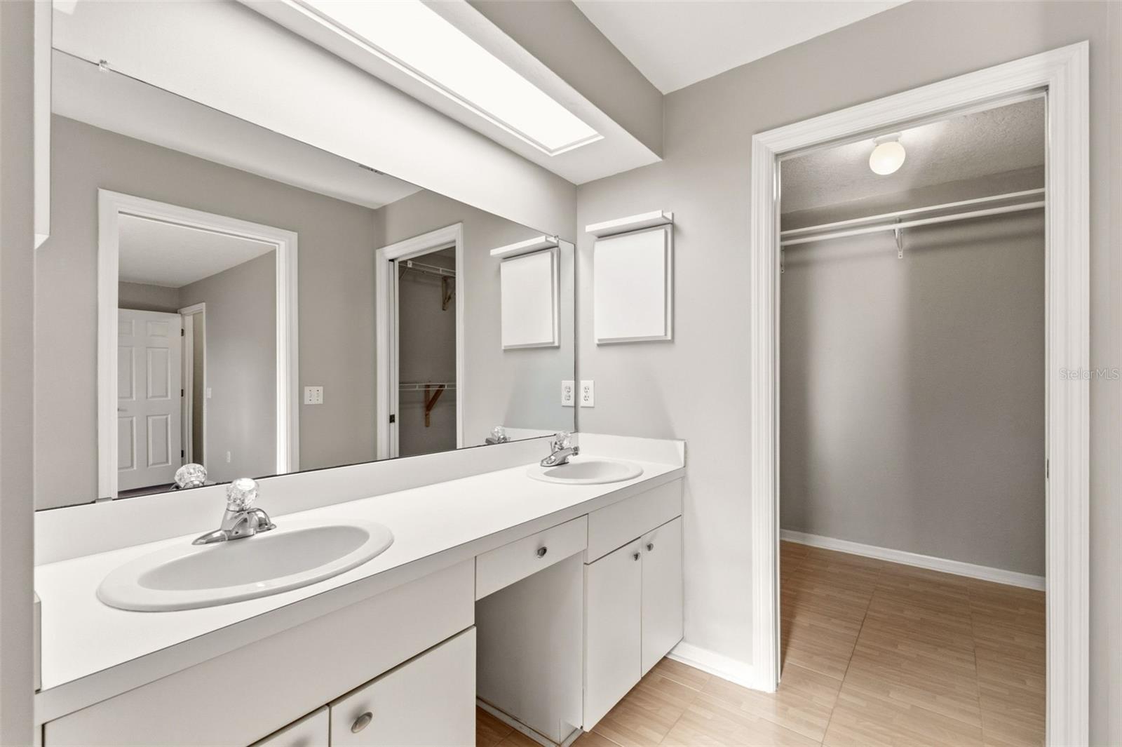 Image 24 of 43 For 703 Scott Lake Village S