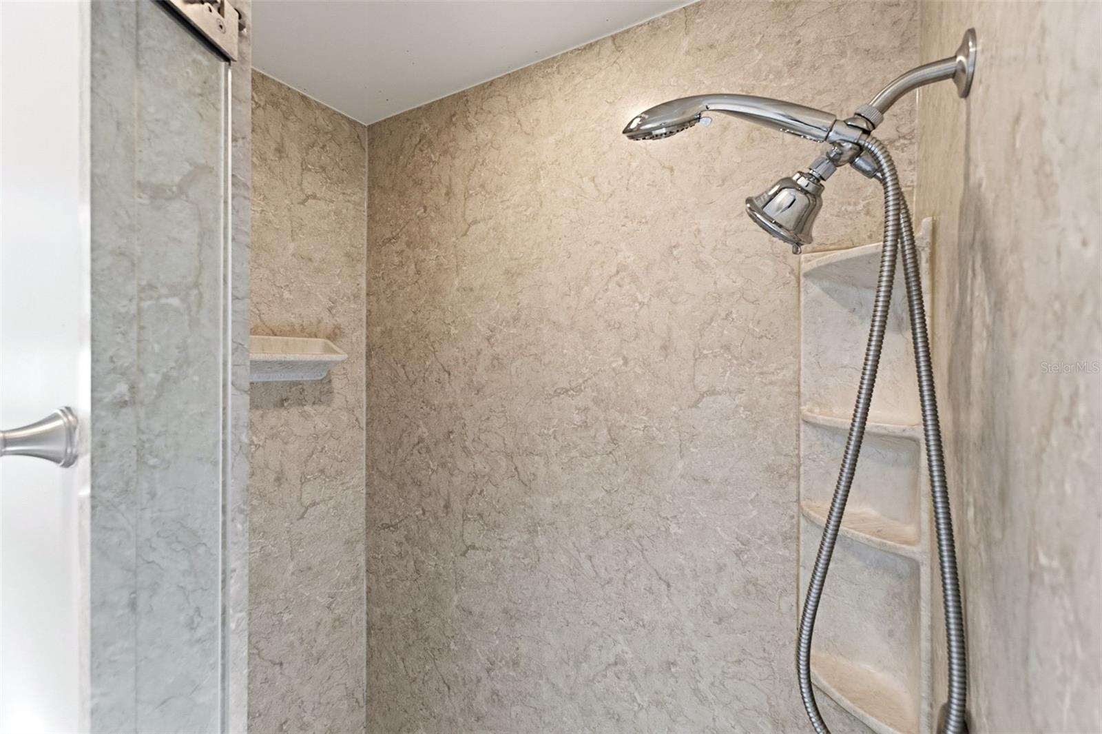 Image 25 of 43 For 703 Scott Lake Village S