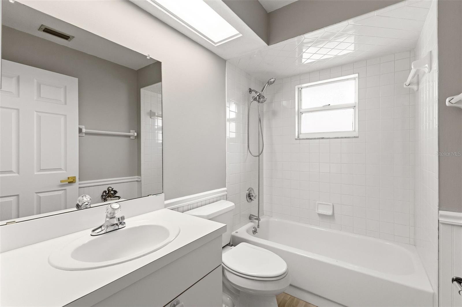 Image 28 of 43 For 703 Scott Lake Village S