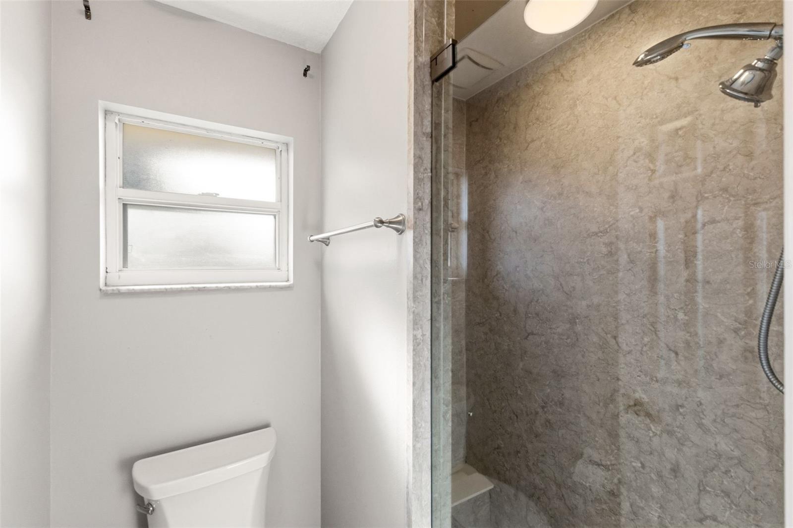 Image 29 of 43 For 703 Scott Lake Village S