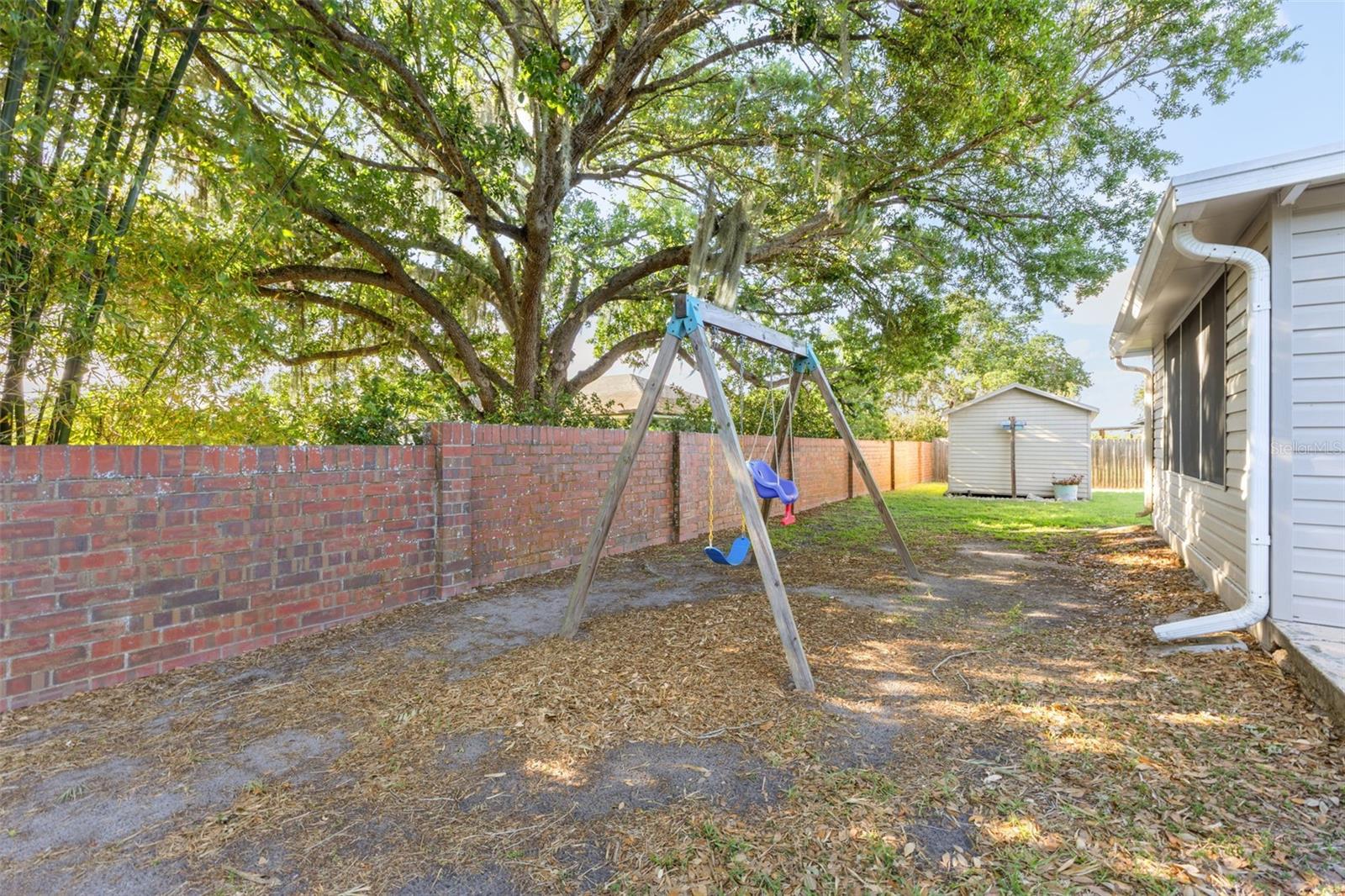 Image 37 of 43 For 703 Scott Lake Village S