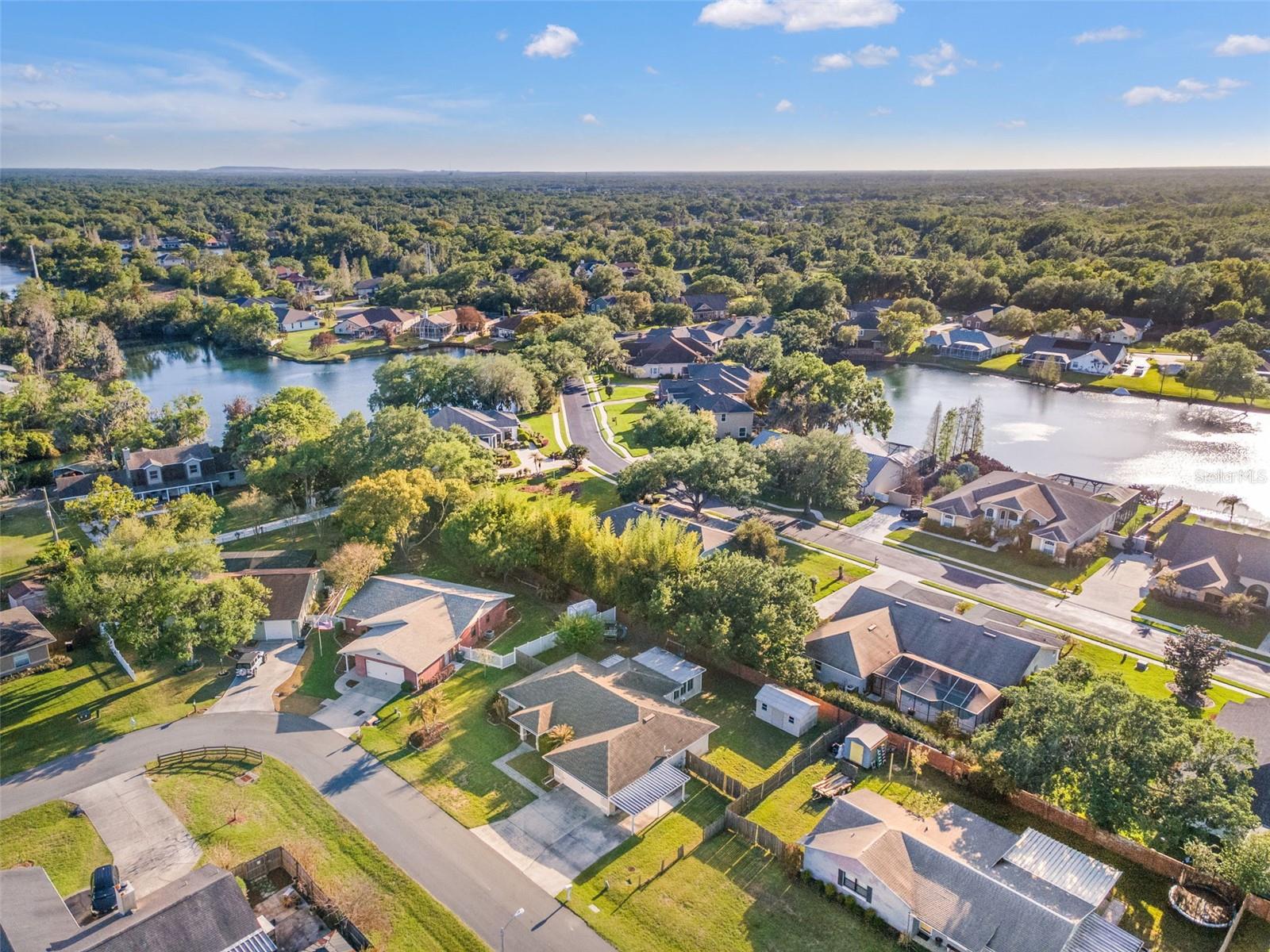 Image 40 of 43 For 703 Scott Lake Village S