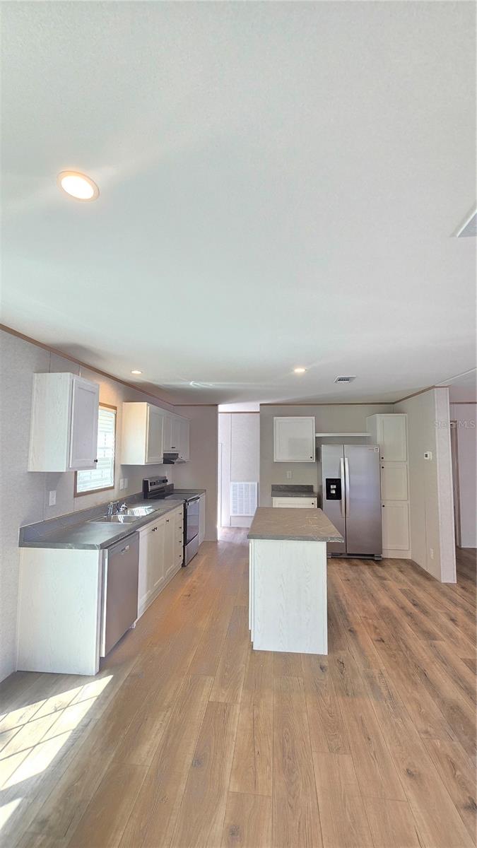 Image 7 of 24 For 12015 Westbay Avenue