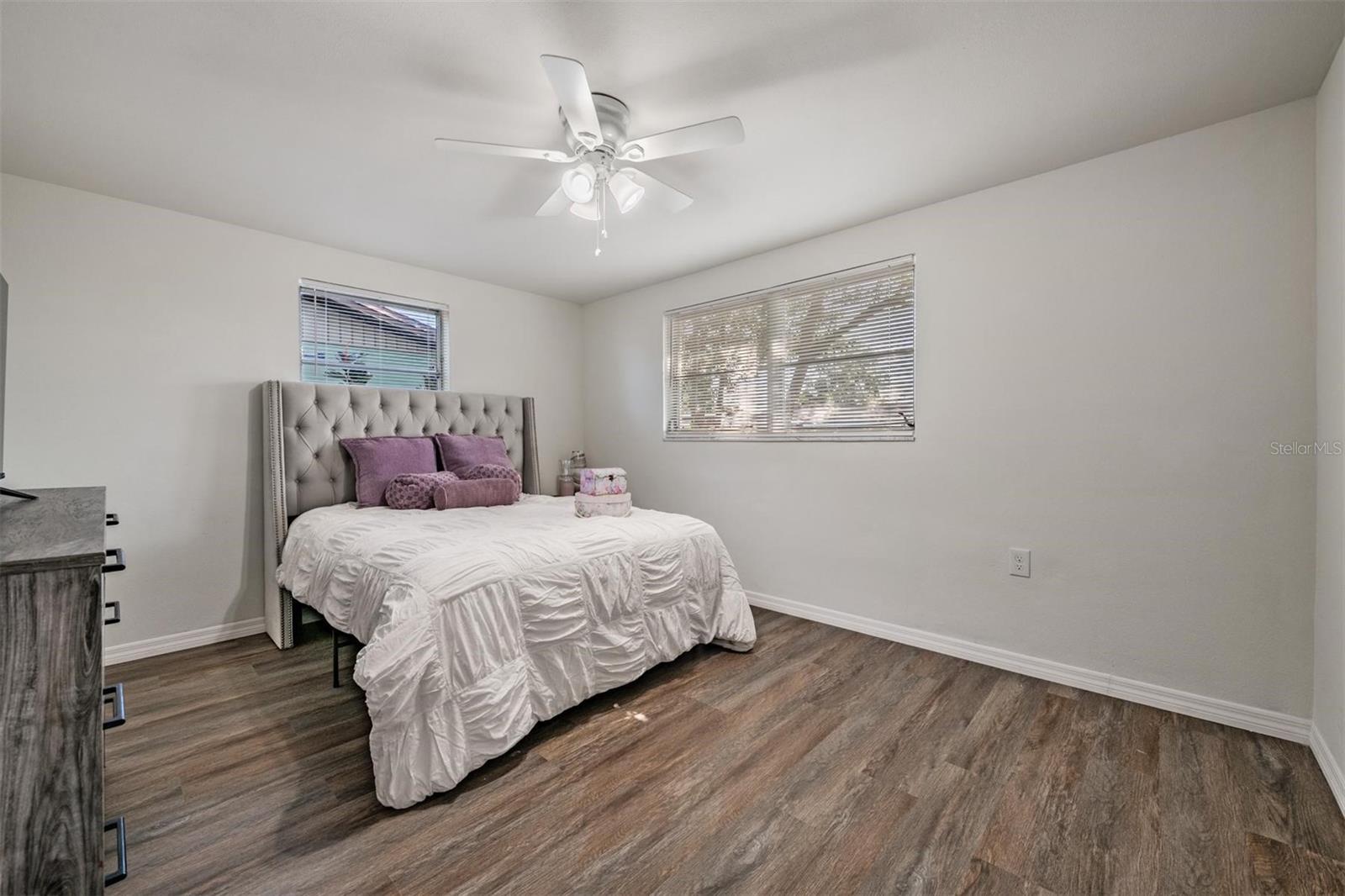 Listing photo id 11 for 3643 Bedford Street