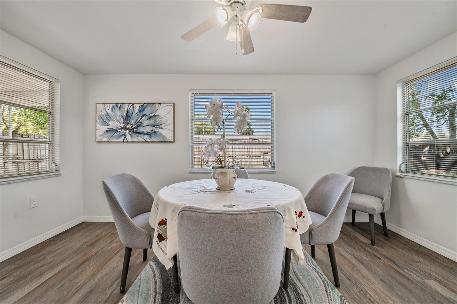 Listing photo id 13 for 3643 Bedford Street