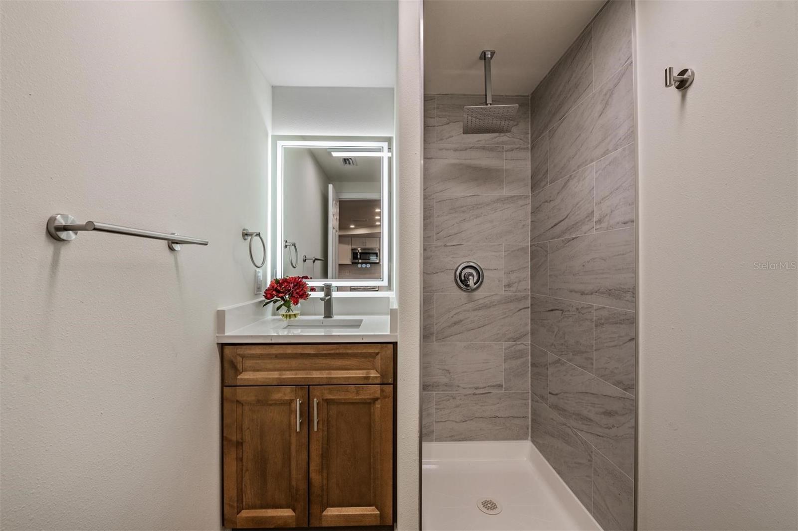 Listing photo id 16 for 3643 Bedford Street