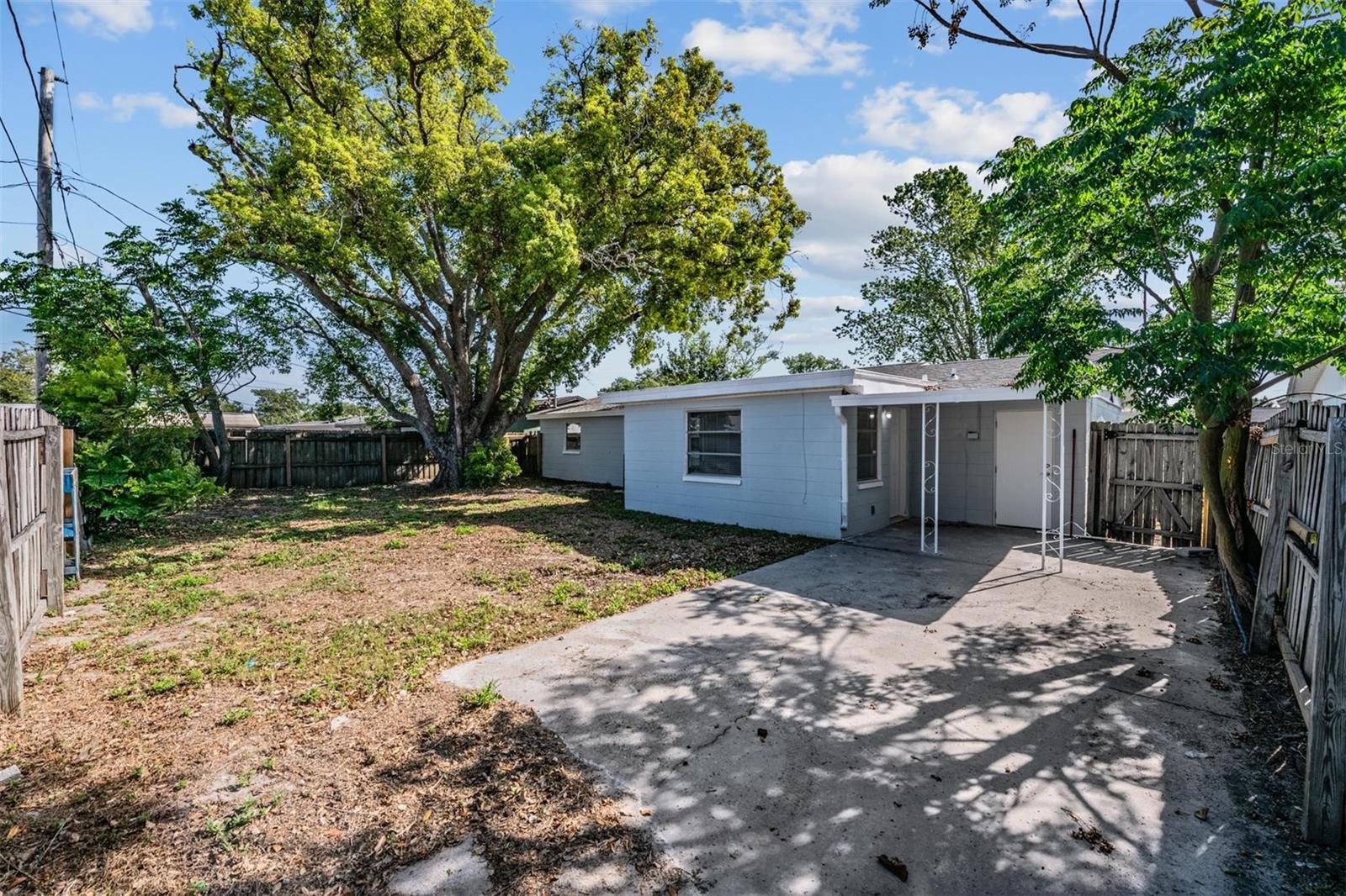 Listing photo id 18 for 3643 Bedford Street