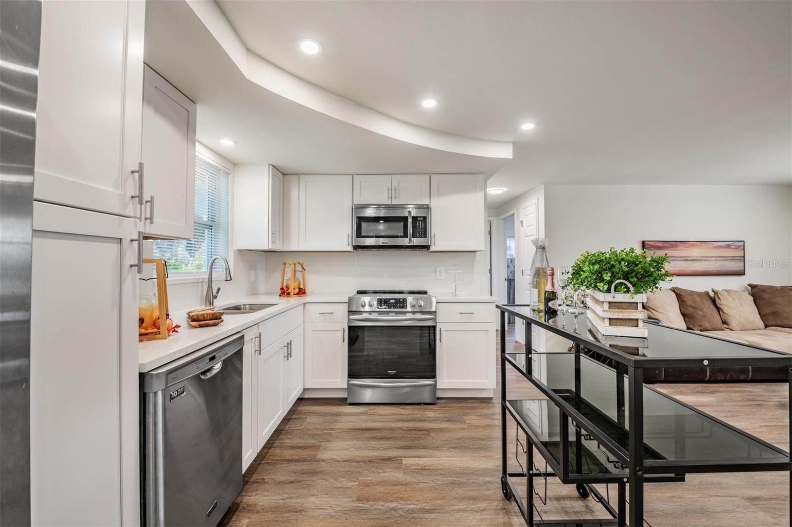 Listing photo id 1 for 3643 Bedford Street