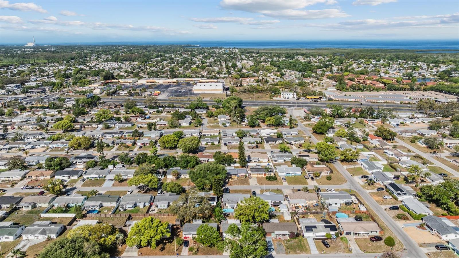 Listing photo id 28 for 3643 Bedford Street